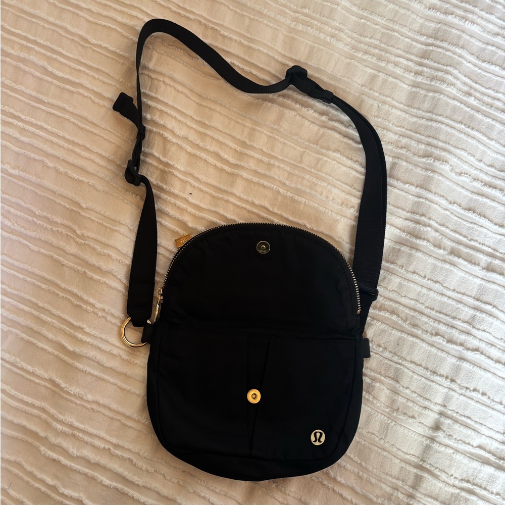 lululemon athletica Black Belt Bag with Gold Accents - Picture 2 of 2